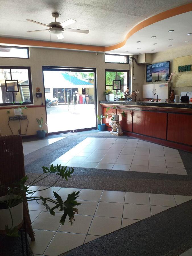 Mactan Airport Hilltop Hotel Μακτάν Εξωτερικό φωτογραφία